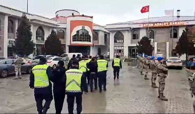 Baba ile oğlunu öldüren ve 18 aydır aranan 4 kardeş, samanlıkta yakalandı