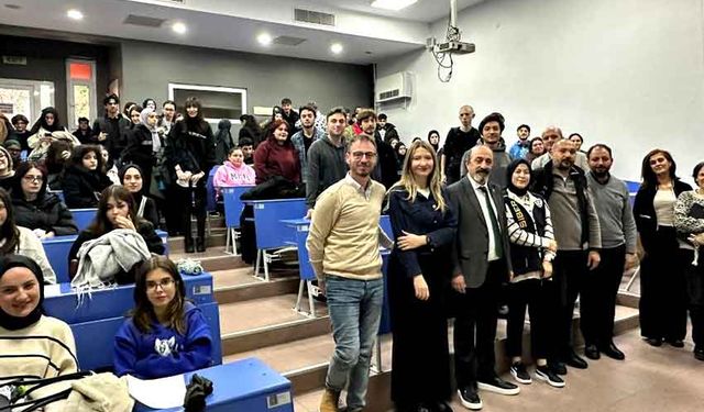 Üniversite öğrencisine NarkoGençlik ve Siberay bilgilendirmesi yapıldı