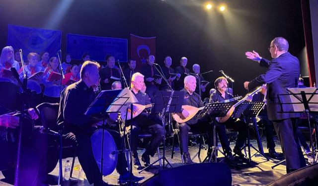 Sakatlar Derneği Türk Halk Müziği korosu muhteşem konser