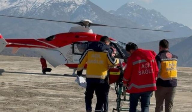 Helikopter ambulans Melisa bebek için havalandı