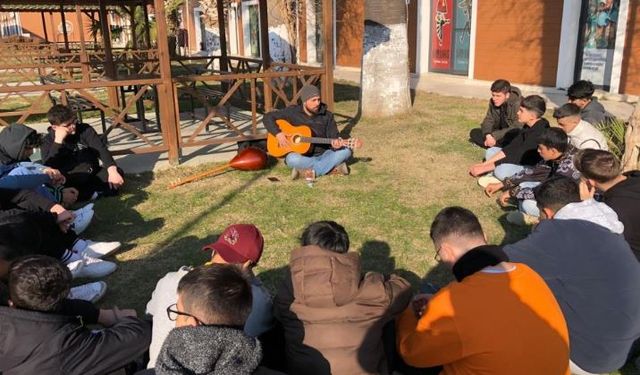 Gençlik kampında gençler bir araya geldi