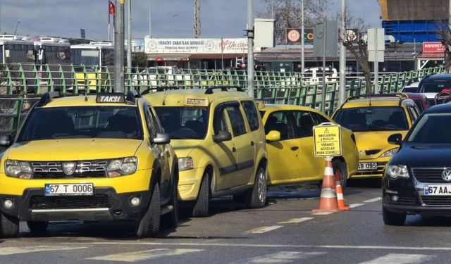 İzmir’de taksilerde indi-bindi ücreti 180 liraya çıktı