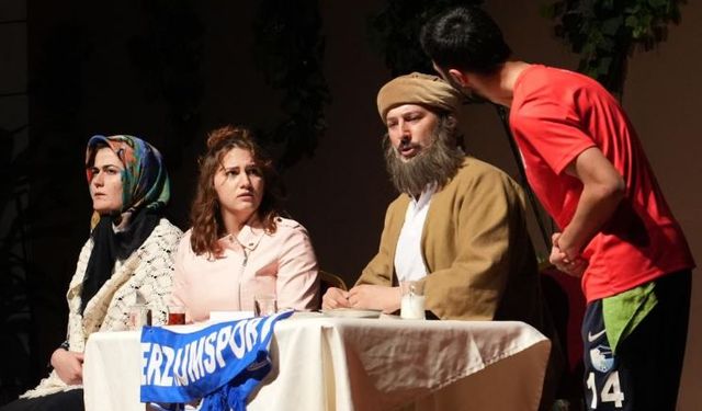 ‘Devamsız İşler’ turnede de ilgi odağı oldu