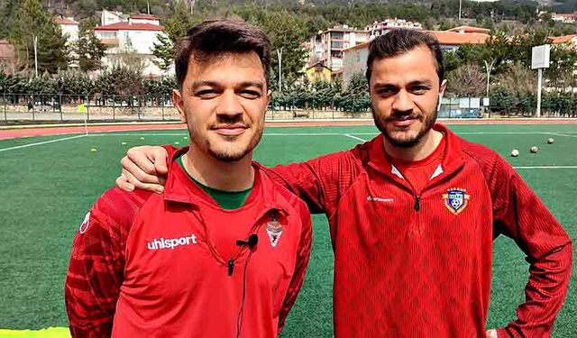 İkiz kardeşler yeşil sahada birbirine rakip oldu