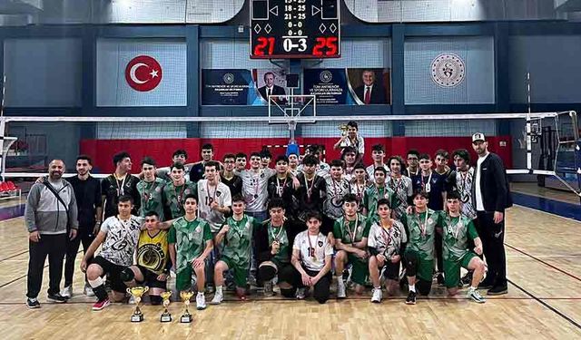 Voleybolda Düzce Belediyesi şampiyon
