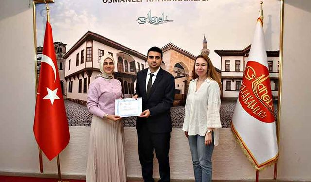 Sağlık kahramanına başarı belgesi
