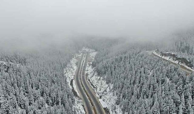 Kastamonu’da Nisan karı Ilgaz Dağı'nı beyaza bürüdü