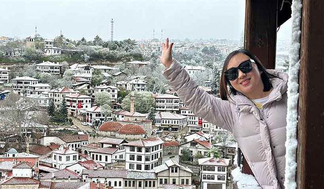 Osmanlı şehri Nisan ayında beyaza büründü