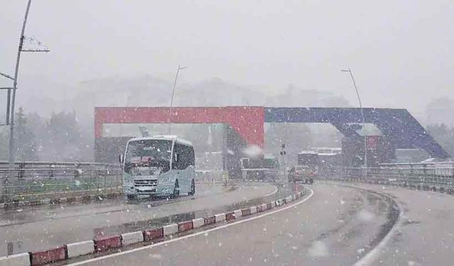 Şehirde ve kayak merkezinde nisan karı etkili oldu