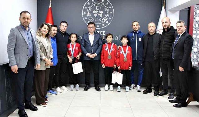 Başarılı sporcular ödüllendirildi