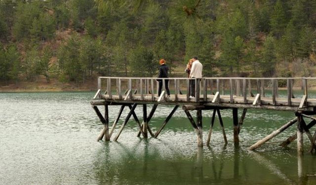 Baharın renkleriyle ayrı bir güzelliğe bürünen Kastamonu mest ediyor