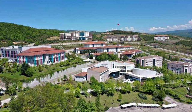 Düzce Üniversitesi ÜNİDES’te ilk 10’a girdi