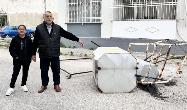 Şiddetli fırtına: Su deposu devrildi, konteynerleri uçurdu