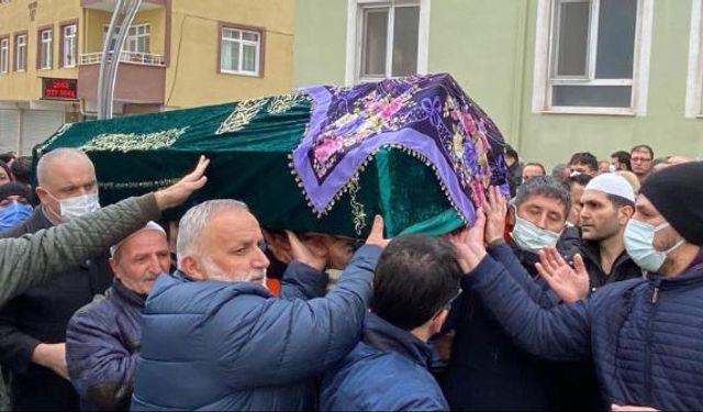 Menenjitten hayatını kaybeden İrem'in babası konuştu; "2 gün boyunca diz ağrısı olduğunu söyledi"