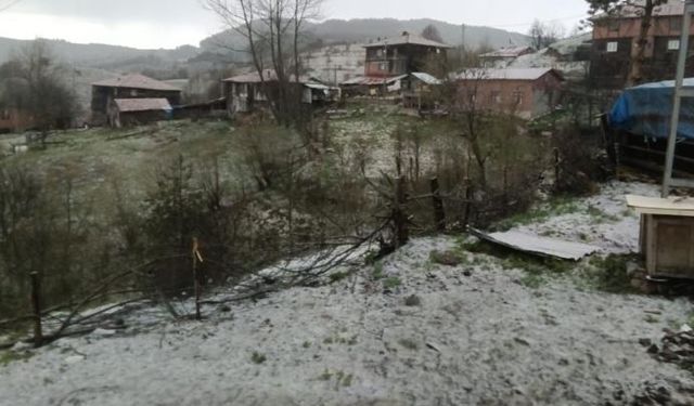 Kastamonu'da ceviz büyüklüğünde dolu yağdı