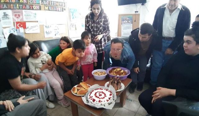 Hayatını kaybeden özel bireyin doğum günü gözyaşlarıyla kutlandı