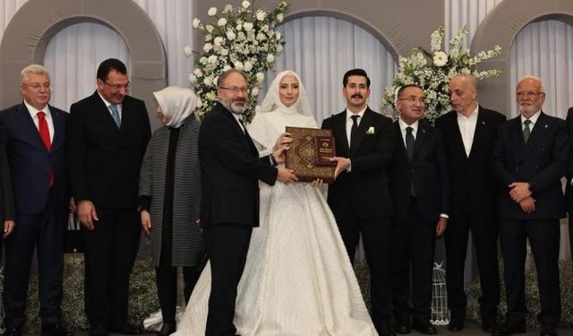 Siyasiler bu düğünde buluştu
