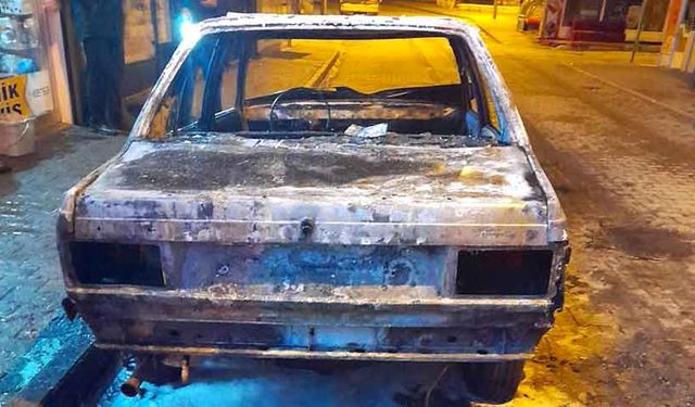 Konya’da 4 araç kundaklandı