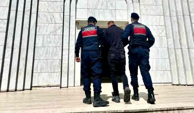 Aranan şahıs jandarmadan kaçamadı