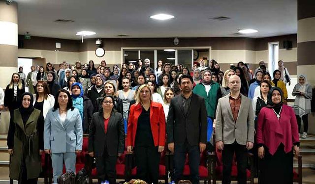 KBÜ'de Batı Karadeniz Ebeler Haftası sempozyumu düzenlendi