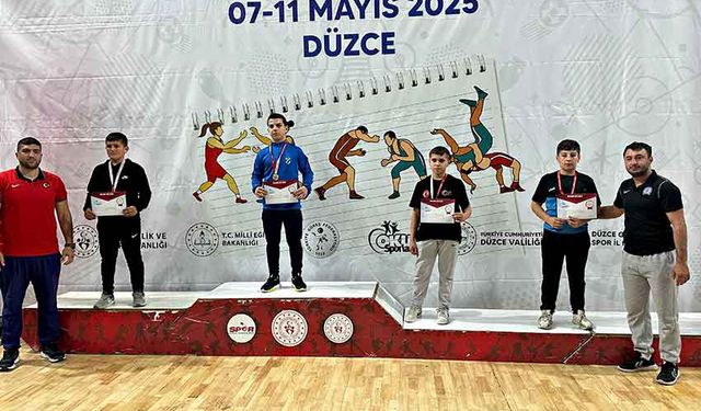 Kartepeli güreşçi Türkiye şampiyonu oldu