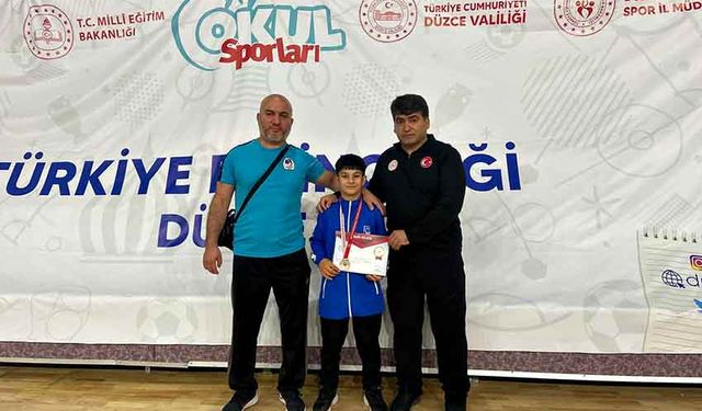 Muhammed Ali Kalay'dan Manisa'ya gümüş madalya