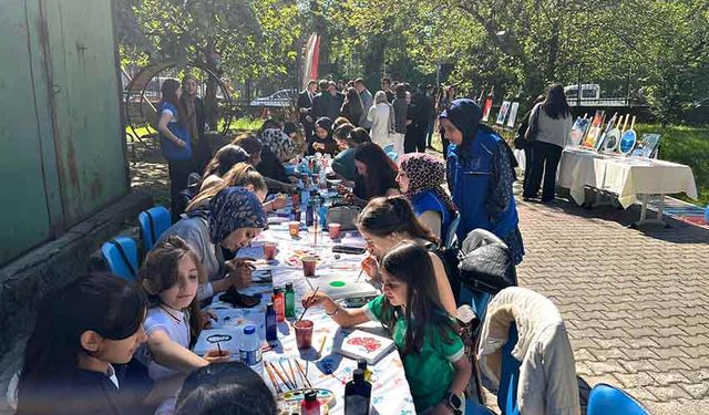 Gençlik Haftası’nda “Fırçanın Ucunda Gençlik” Sergisi ve Akrilik Workshop Çalışması