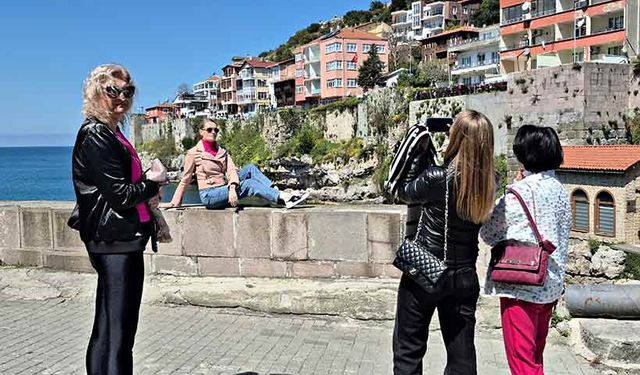 Turistik ilçe Amasra'da doluluk oranı yüzde 90'ı aştı