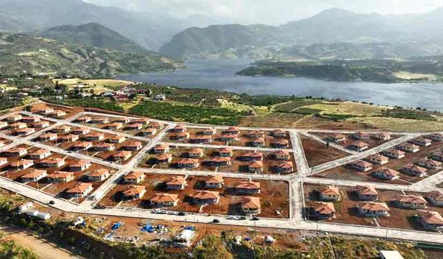 Kahramanmaraş'ın göl manzaralı köy evleri tamamlandı