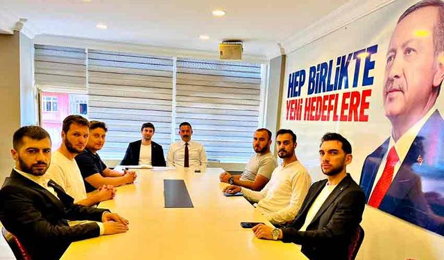 Çağlayan, İl ve İlçe Gençlik Kolları başkanları ile bir araya geldi