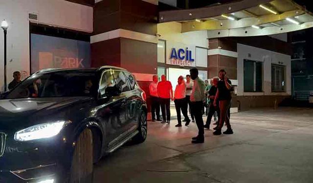 CHP Grup Başkanvekili Murat Emir sahneden düştü