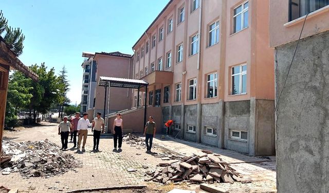 Kaymakam Bünyamin Karaloğlu Simav’daki inşaatları yerinde inceledi