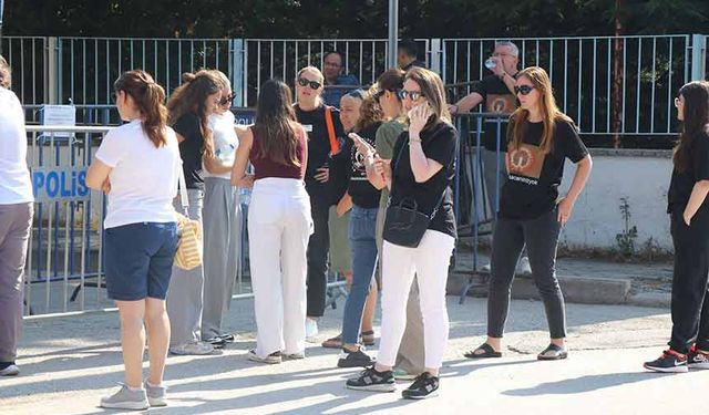 Otel faciasından eşi ve çocuğuyla birlikte kurtulan anne: "Hayatta olduğumuz için şükredemez haldeyiz"