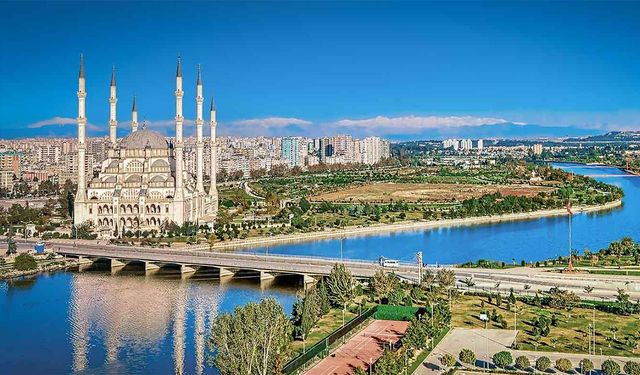 Bir Muhabirin Gözünden Adana'da Sıradan Bir Gün
