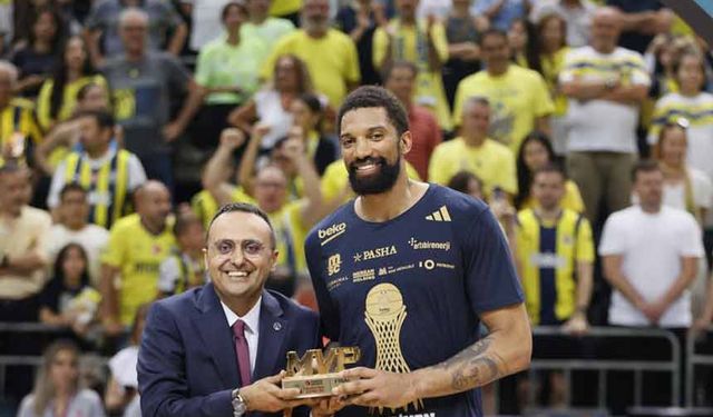 Fenerbahçe, Khem Birch'ün sözleşmesini 1 yıl uzattı