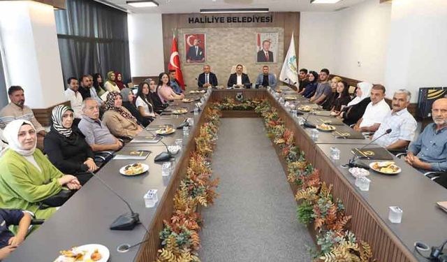 Başkan Canpolat'tan başarılı öğrencilere ödül