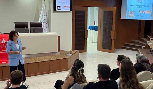 Eskişehir'de şarküteri çalışanlarına gıda güvenliği eğitimi