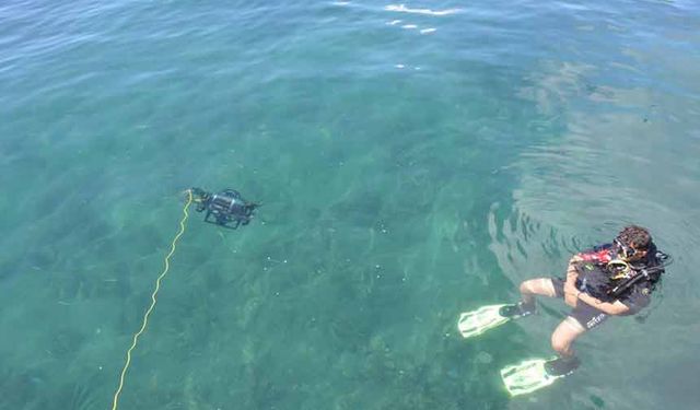 Sinop'ta yapay zeka destekli "insansız deniz aracı" ilk kez suya indirildi