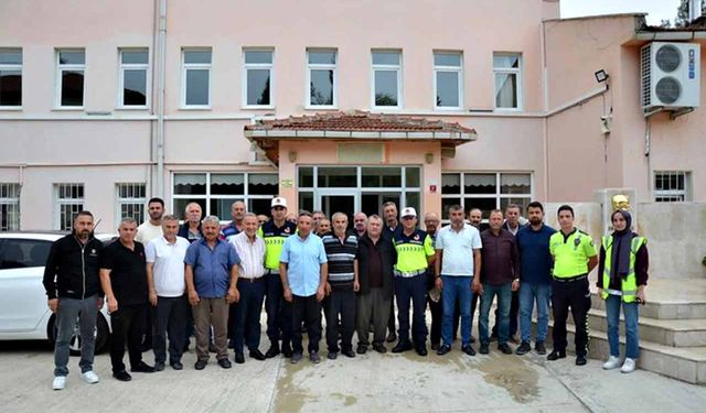 Boyabat'ta servis şoförleri ve rehber personellere trafik eğitimi