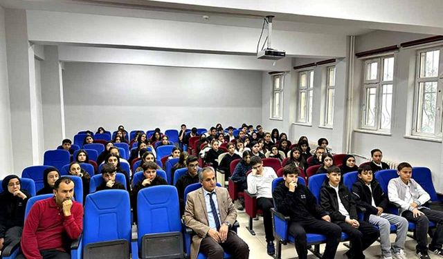 Van’da "5 Soru ve 5 Cevap" konferansı