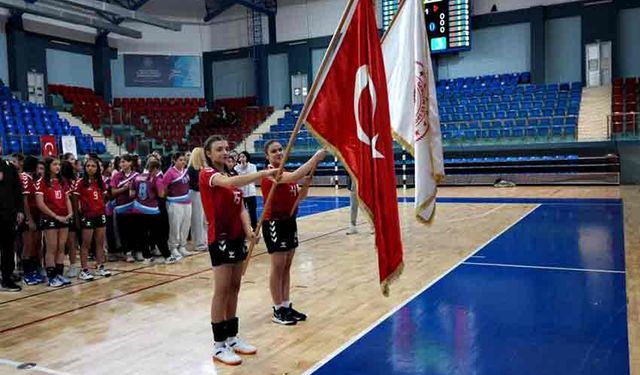 Okul sporları açılış seremonisiyle başladı