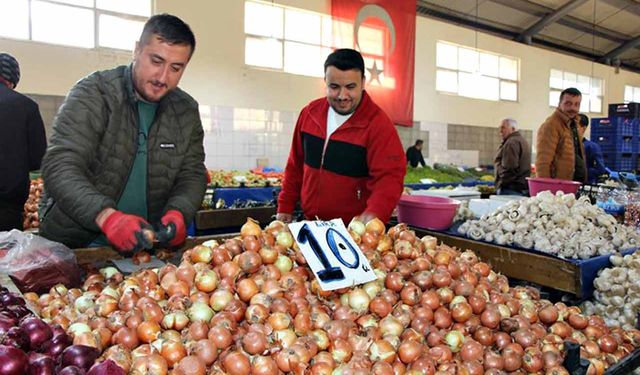 Amasya pazarında soğanın kilosu 7 aydır 10 TL