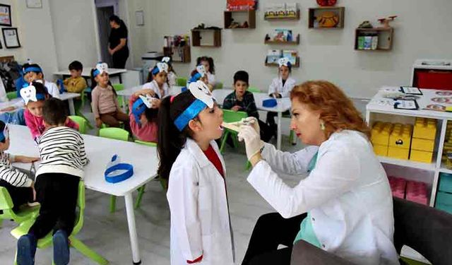 Öğrencilere ağız ve diş sağlığı eğitimi verildi