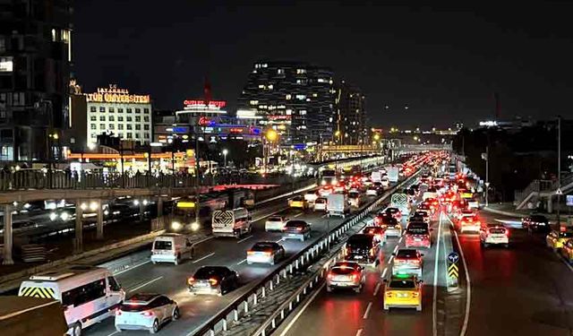 İstanbul’da trafik yoğunluğu yüzde 83’e ulaştı