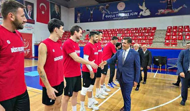 Düzce'de kritik maç öncesi Vali Aslan'dan destek çağrısı