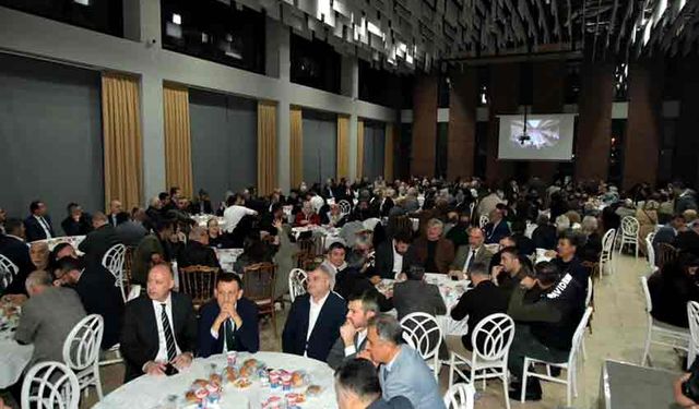 Yenicelilerden salona sığmayan birlik ve beraberlik