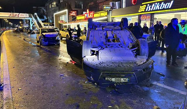 Küçükçekmece'de E5 yan yolda zincirleme kaza: 3 yaralı