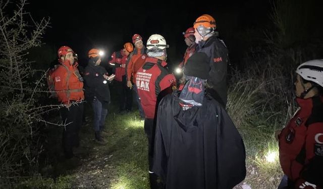 Alzheimer hastası yaşlı adamı arama çalışmaları sürüyor