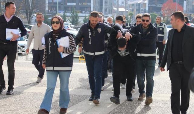 Bolu'da dolandırıcılık operasyonu: 5 şüpheli adliyede