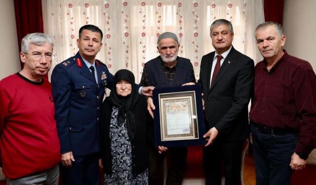 Şehit Özcan'ın ailesine şehadet belgesi teslim edildi